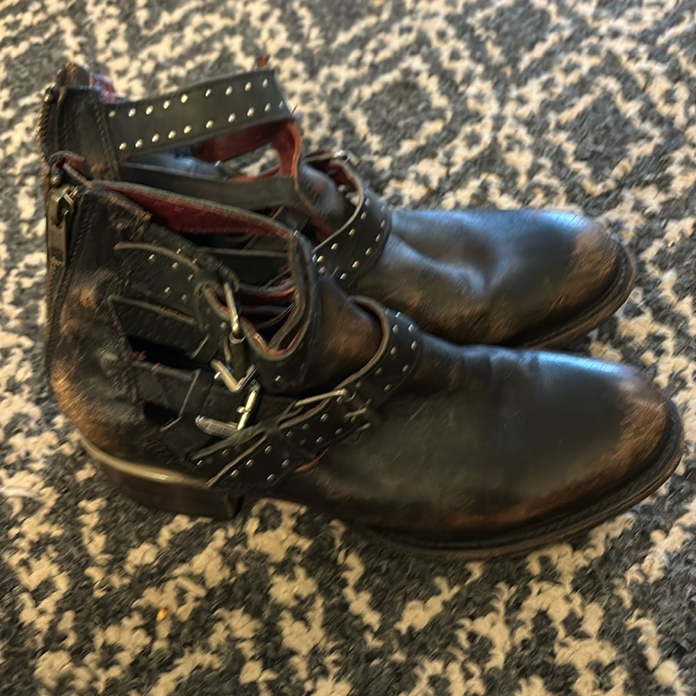 Freebird barely warn booties.